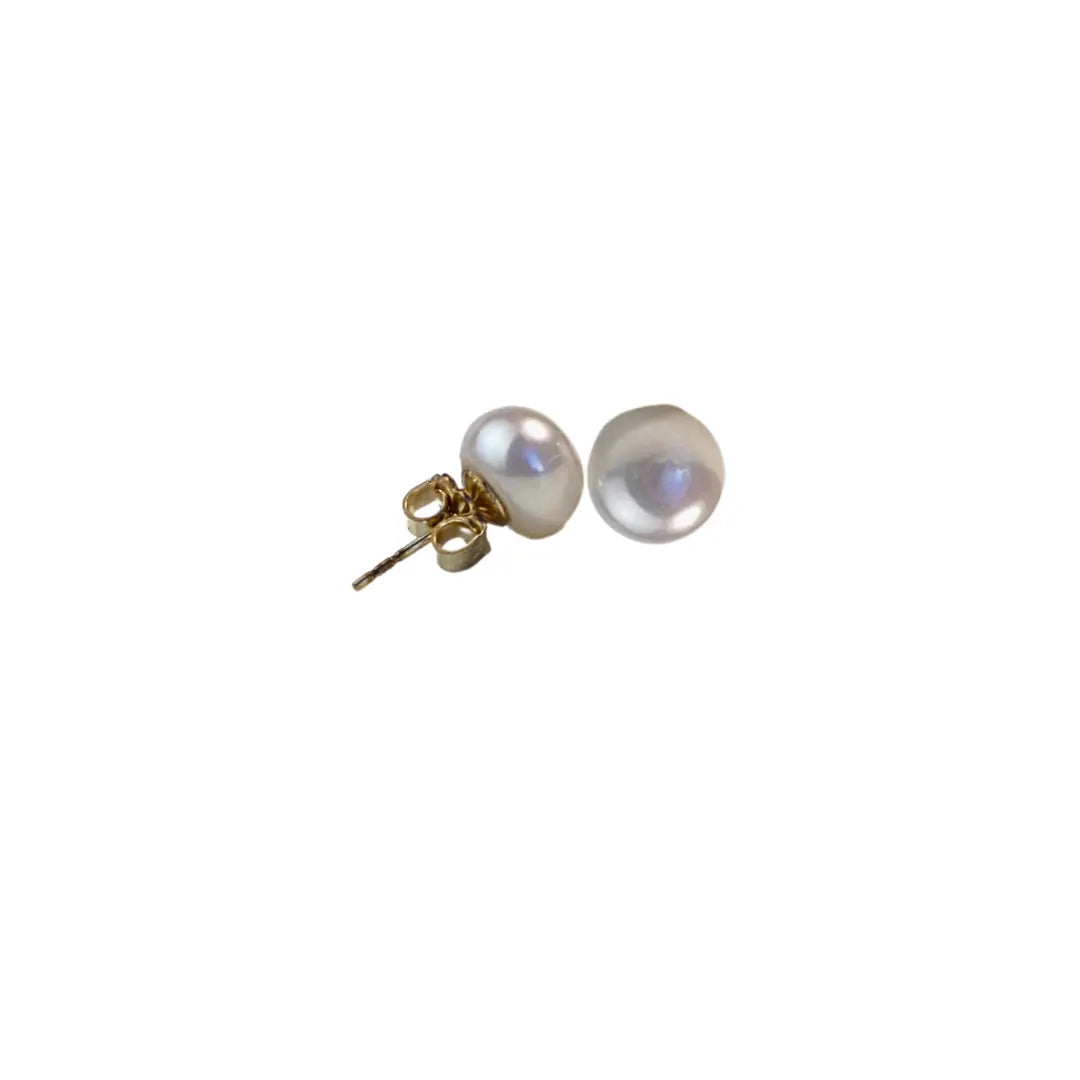 Timeless Elegance: 5mm Classic Pearl Earrings - Image #2