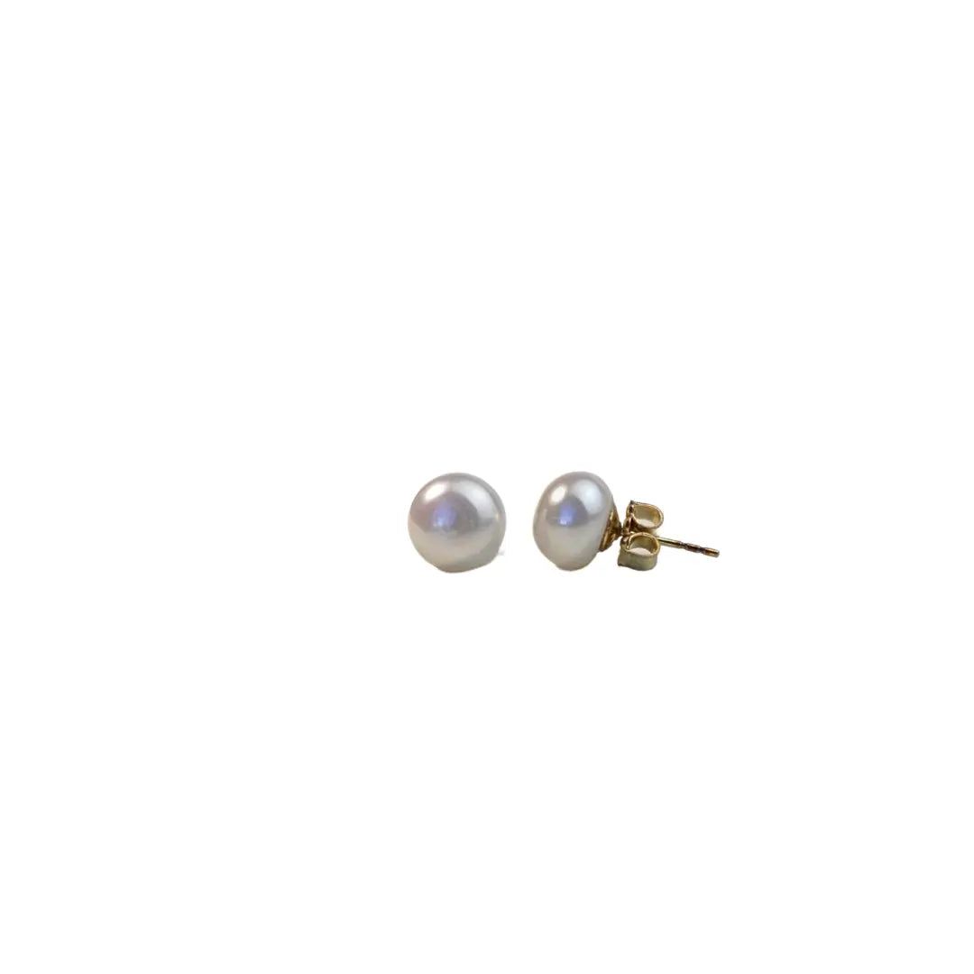 Timeless Elegance: 5mm Classic Pearl Earrings - Image #3