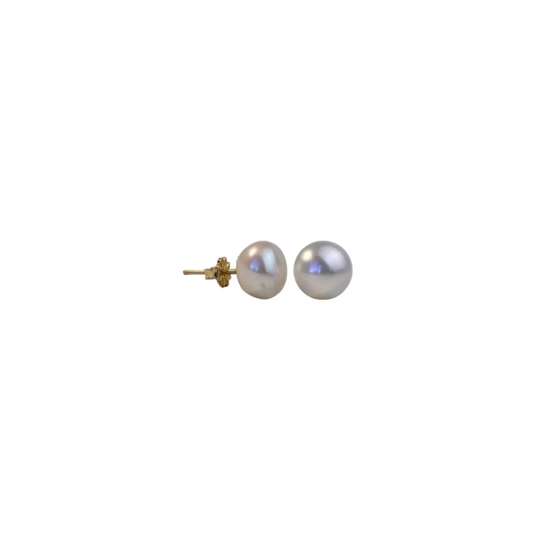 Timeless Elegance: 10mm Classic Pearl Earrings - Image #3